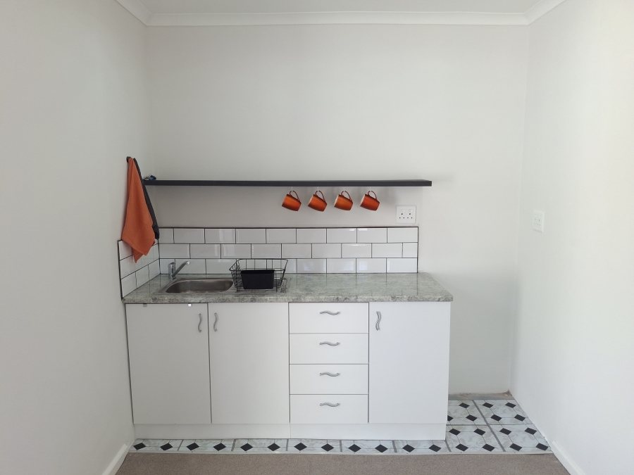 To Let 1 Bedroom Property for Rent in Sunnydale Western Cape